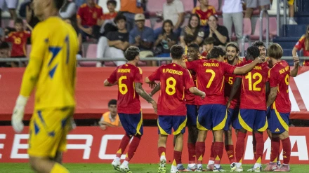La selección sub21 celebra un gol ante Chipre