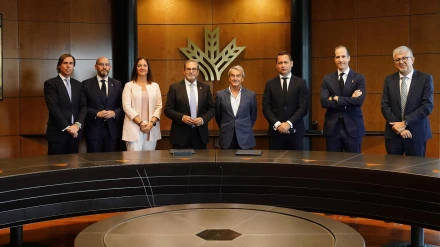 Más de 3.500 letrados se beneficiarán de condicionespreferentes gracias al acuerdo con Caja RuralGranada