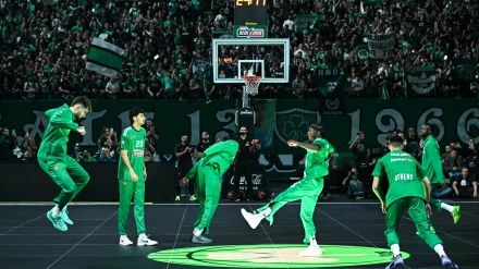 Imagen del OAKA Arena durante un partido del Panathinaikos en su cancha.
