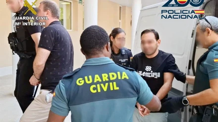 Uno de los detenidos del grupo criminal dedicado al robo en viviendas de Alicante, Córdoba y MurciaPOLITICA ESPAÑA EUROPA MURCIAGUARDIA CIVIL/POLICÍA NACIONAL