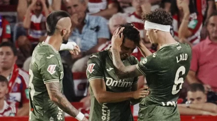 Los futbolistas del Leganés celebran un gol contra el Granada