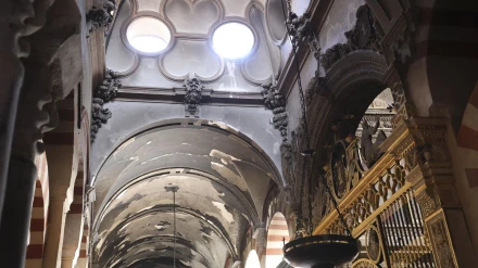 Interior de la Mezquita-Catedral de Córdoba afectado por el incendio