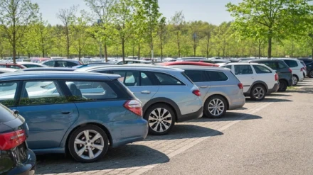 Imagen de un aparcamiento al aire libre como los que se habilitarán en Lorca para la feria
