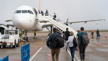 2.000 trabajadores de cerámicas de Castellón viajarán hasta Bologna a través del aeropuerto de Castellón