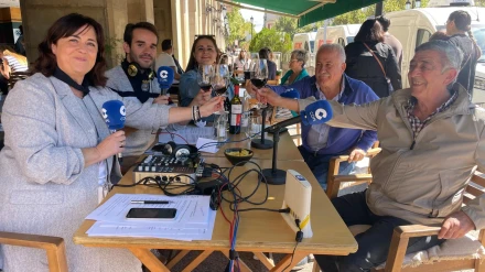 La jota riojana asegura su futuro mientras los feriantes luchan por el relevo generacional