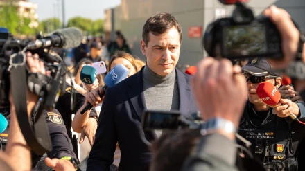 El dineral que se ahorra el hermano de Sánchez: el coste real de aparcar su caravana fuera de Moncloa