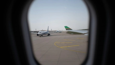 El director del Aeropuerto de Sevilla se sincera: "No siempre viajo en avión y también me hacen sacar los líquidos"