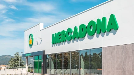Fachada de un supermercado de Mercadona en Portugal..Mercadona llegará al Algarve (Portugal) en el último trimestre del próximo año 2026 con la apertura de dos nuevos supermercados en Portimão (Parque Comercial Nova Vila) y Faro (Vale da Amoreira).ECONOMIA MERCADONA