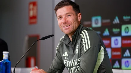 Xabi Alonso vivirá este sábado su primer derbi como entrenador.