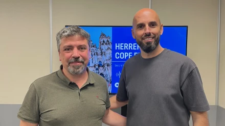 Martín Camba visita estudios de COPE Santiago