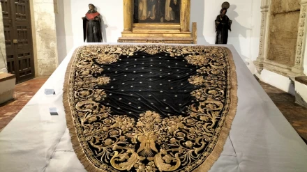 Manto de la Soledad de San Jerónimo (1881)