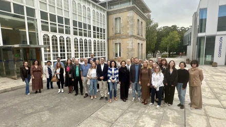 Ana Ares y Bruno Casal con participantes de la International Staff Week