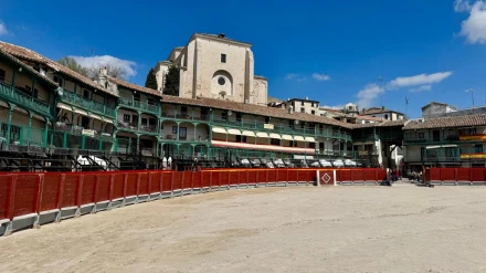 La plaza mayor de Chinchón, convertida en plaza de toros