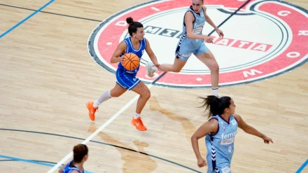 Carmen Grande, jugadora del Azul Marino