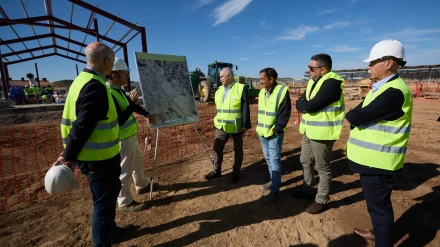 El consejero de Desarrollo Rural y Medio Ambiente, José Mari Aierdi, visita el avance en la ejecución de las obras de modernización del regadío de Ribaforada. IÑIGO ALZUGARAY / GOBIERNO DE NAVARRA