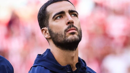 El jugador del Arsenal cree que lo lógico para el fútbol es abrir la puerta a jugar en el extranjero.