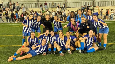 Las chicas motrileñas festejan el triunfo conseguido en Jaén