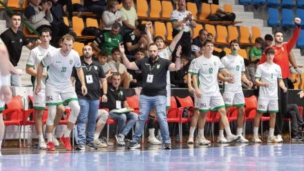 Nacho Moyano dirige a Anaitasuna en un partido de esta campaña