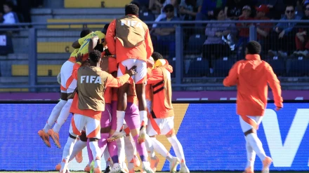 Los jugadores de Colombia celebrando un gol contra la selección española sub-20.