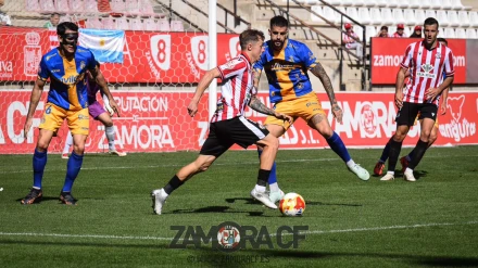 Loren Burón, del Zamora CF, en el duelo ante el Avilés
