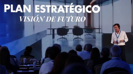 Javier Visiers durante su intervención en el XLIII Encuentro de Directivos de Ábside Media