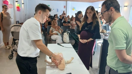 Primera exposición fotográfica para promover la lactancia materna en Motril