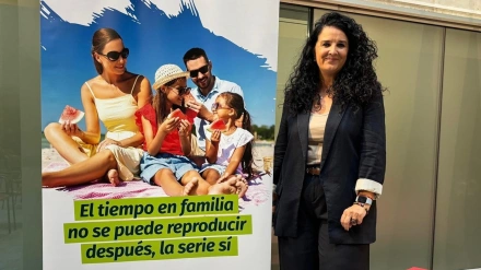 La diputada de Bienestar Social, Igualdad y Familia, Elena Duque, en la presentación de la campaña 'La familia, tu mejor plan'