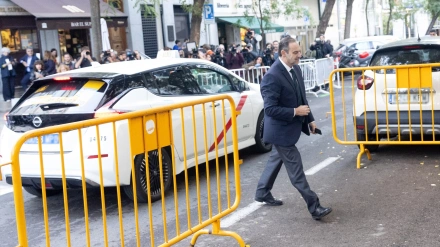 El exministro de transporte José Luis Ábalos llega al Tribunal Supremo para declarar como investigado, a 15 de octubre de 2025, en Madrid