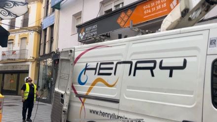 Empieza la instalación de la iluminación navideña en Mérida