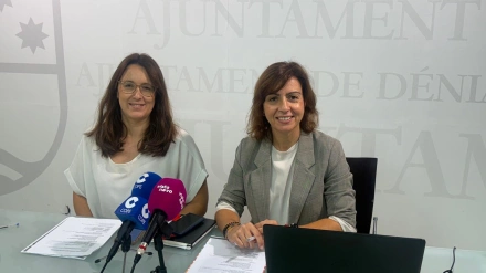 Las concejalas Sandra Gertrúdix (Medi Ambient) y Maria Josep Ripoll (Territori) durante la presentación del proyecto de renovació de la Vía Verda de Dénia