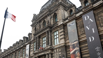 Fachada del museo del Louvre