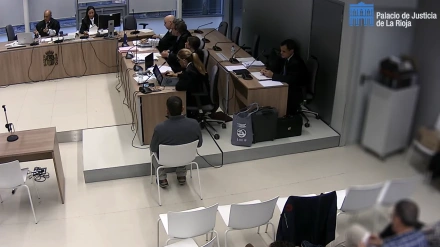 Un jurado popular juzga en Logroño a un hombre acusado de matar a su esposa