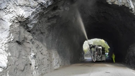 Actuación en uno de los cinco túneles de la A-139 en Benasque