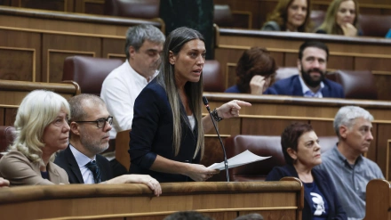 La portavoz de Junts, Míriam Nogueras, interviene durante la sesión de control al Ejecutivo que se celebra este miércoles en el Congreso