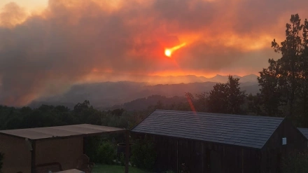 Cabañas en la localidad de Cenlle que sufrieron cancelaciones por los incendios