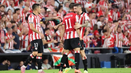 El Athletic celebra el gol de Guruzeta al Qarabag