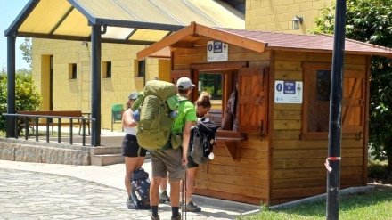 Imagen de la oficina de turismo de Neda tomada en el mes de junio