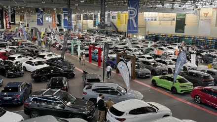 El recinto ferial lleno de vehículos de un total de 27 marcas