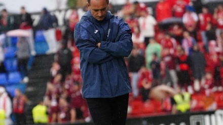 Joseba Etxeberría, cada vez más cerca de la puerta de salida