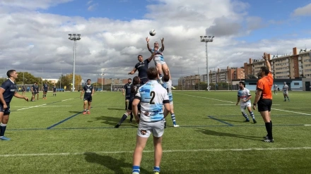 Touch en el partido entre el CDR Tartessos y el Marbella RC