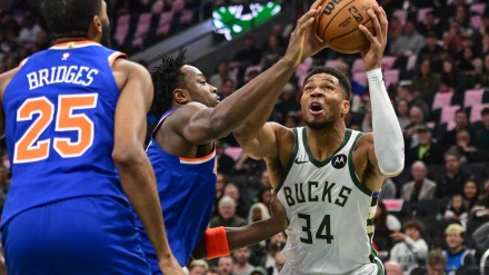 Giannis reactiva a los Bucks