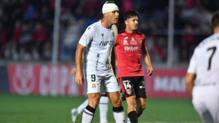 Ortuño con el aparatoso vendaje en la cabeza