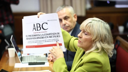 La senadora de UPN María Caballero durante la comisión de investigación sobre el 'caso Koldo', en el Senado, en la que ha comparecido el presidente del Gobierno, Pedro Sánchez. -