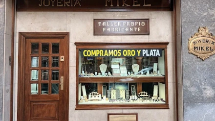 Vista exterior de la joyería Mikel