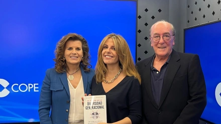 Ana Matarranz, Pilar García Muñiz y Enrique Arce