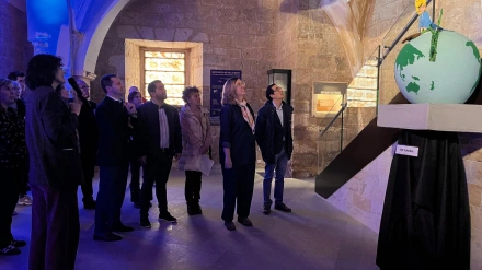Los usuarios de Fundación Hospitalarias Palencia reinterpretan el cosmos en “Los elementos de la Galaxia”, la nueva exposición de San Pedro Cultural