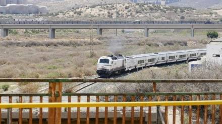 Tren saliendo estación de Cartagena