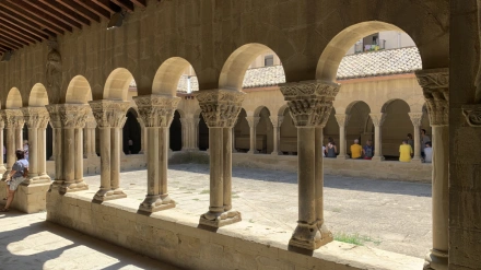 Uno de sus trabajos relevantes de la premiada se desarrolló en los Claustros de San Pedro El Viejo