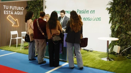 Stand en el Foro de Empleo de la FUO, en Gijón