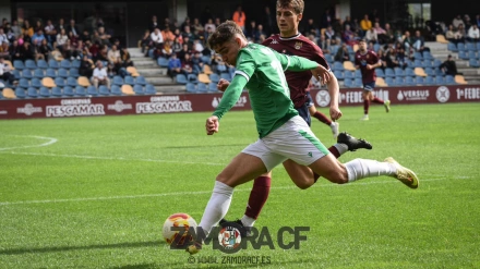 Monerris, del Zamora, en el duelo ante el Pontevedra